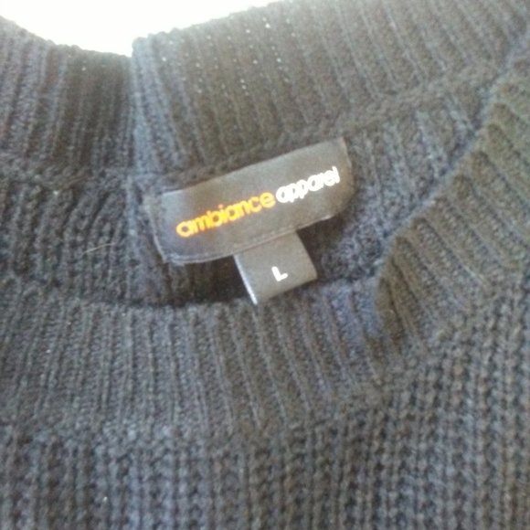 Sweater - Picture 2 of 6